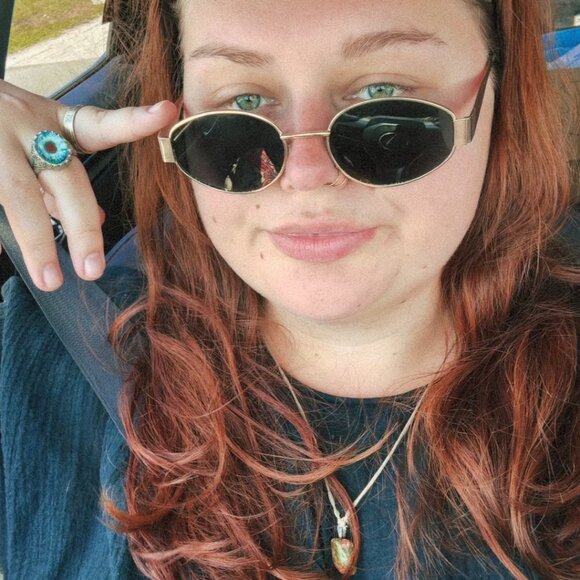 Meet your Posher, Emie - Picture 5 of 10